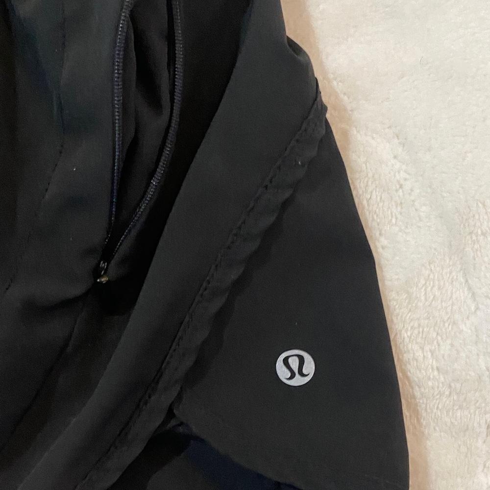 🍋 Lululemon HOTTY HOT Lined Shorts Size 8 with Pockets - Picture 2 of 7